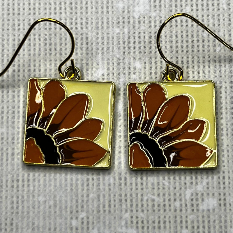 Gold Tone French Hook Sunflower Charms Dangle Earrings. Summer. Flowers. S157 Sunflower