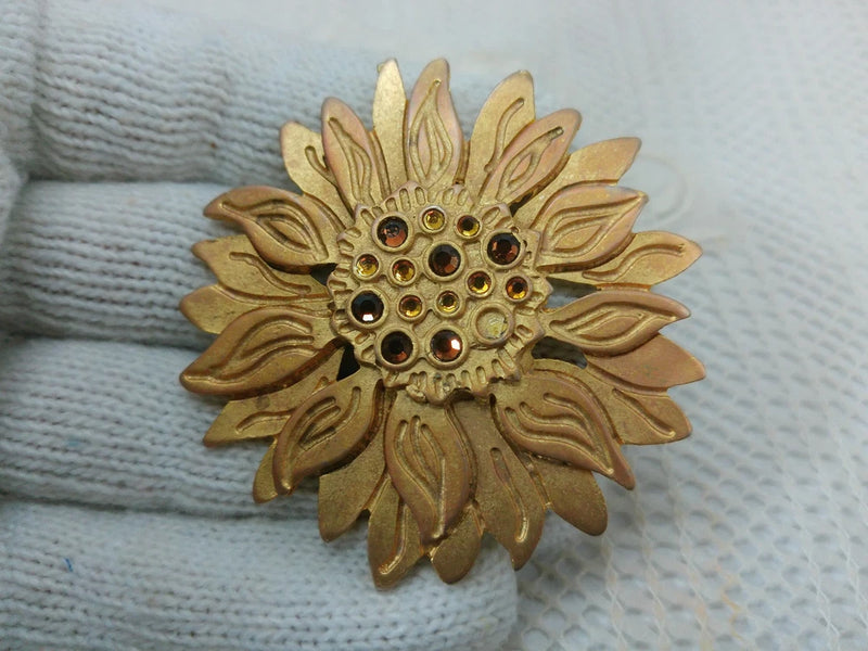 Vtg NEWPRO Gold Tone Sunflower Layered Sculpted Flower Rhinestone Mod Pin Brooch Sunflower