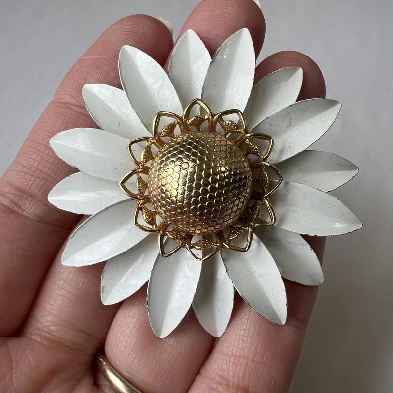 Vintage Emmons Sogner White Enamel Daisy Sunflower Gold Tone Estate Pin Brooch Sunflower