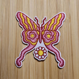 PINK YELLOW WHITE DAISY FLOWER POWER BUTTERFLY __ P130 PATCH BADGE EMBROIDERY Daisies