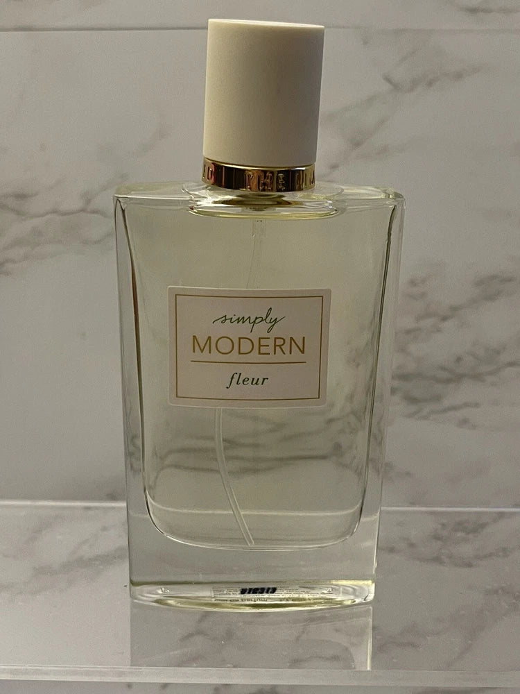 FLEUR Eau de Parfum Perfume Spray Simply Modern 1.7 oz / 50 ml New The Limited EDP