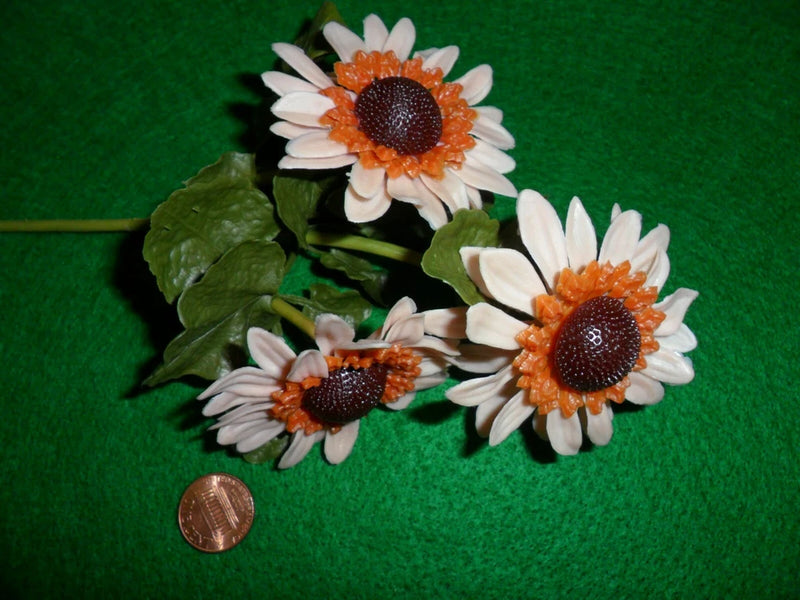 Vintage Plastic Biege Sunflower Pick Hong Kong Sunflower
