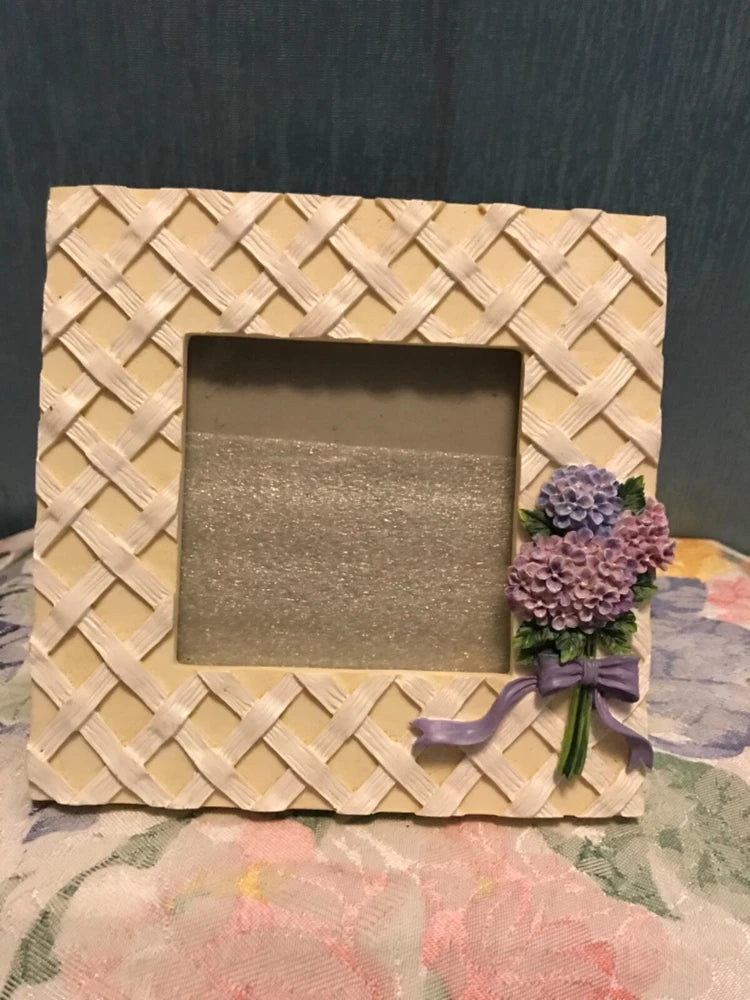 Hydrangea  Flowers  on a Lattice  Picture Frame Tabletop 3.5 x 3.5 photo Hydrangea