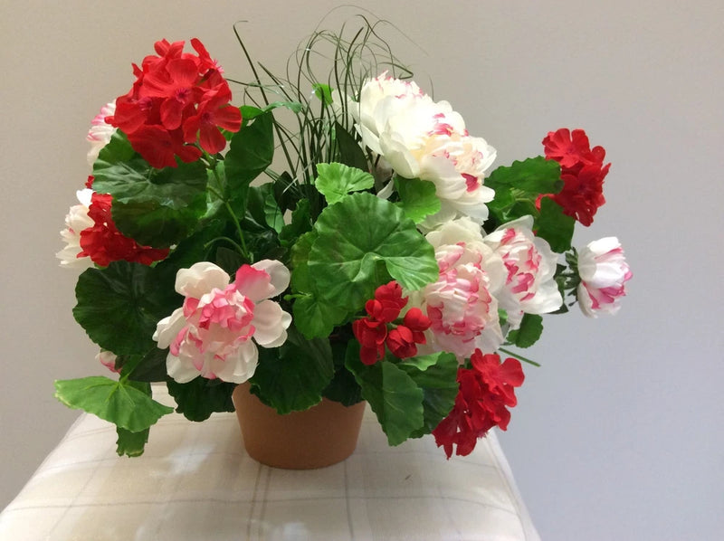 Vintage 1990s Silk potted geranium/peonies Silwick Peony