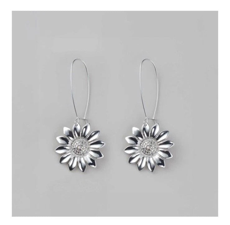 Retired Avon Studio 1886 Sunflower Drop Earrings Silvertone New In Box Sunflower