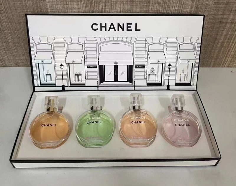 Perfume gift set with four CHANEL Chance Eau Tendre spray bottles, assorted colors
