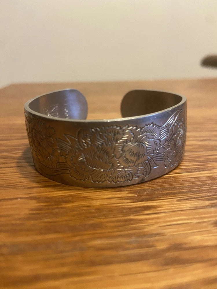 Vintage Kirk 900-1 Pewter Embossed Flower Carnation Cuff Bracelet 6 3/4 X 7/8 W Carnation