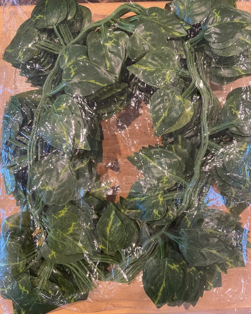 Artificial green ivy vine plants with dense leaf clusters for wall hanging
