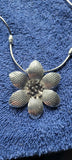 New Flower Daisy "Silver Tone" Summer Spring Pretty Collectible Decorative Nice Daisies