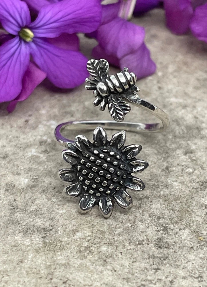 Sterling silver dainty sunflower and bumblebee ring with raised textured petals