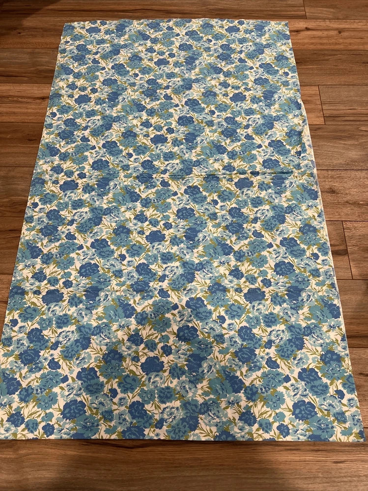 Vintage Fabric Blue Flowers Carnations 70Õs Vibe Floral 34.5Ó x 57.5Ó Carnation