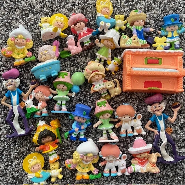 Vintage 1980's Kenner Strawberry Shortcake Strawberryland Miniatures PVC Minis Bouquet