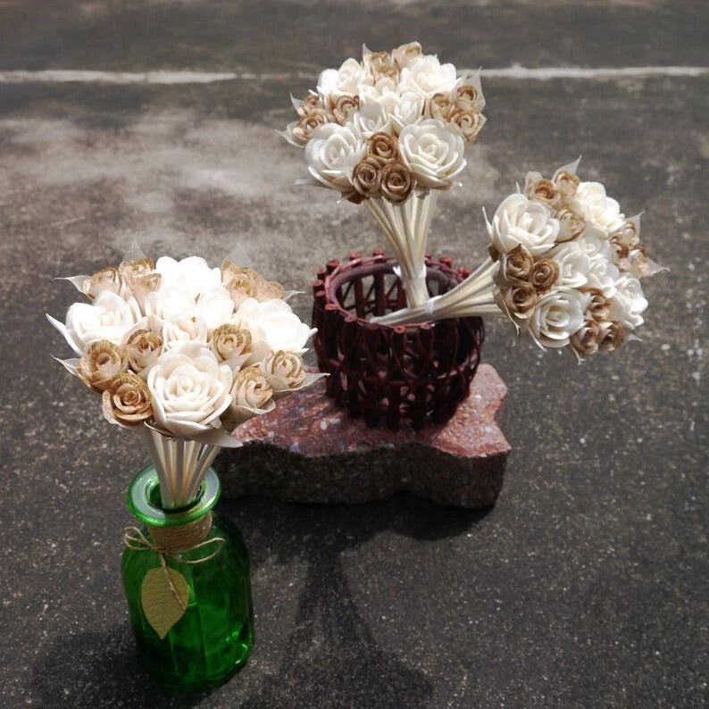 Roses Bouquet of 2-3.5cm Dia. Sola Diffuser Flowers with 10 Inch. Rattan Reeds Carnation