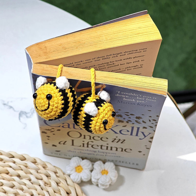 Handmade crochet bee and sunflower bookmark with white flowers
