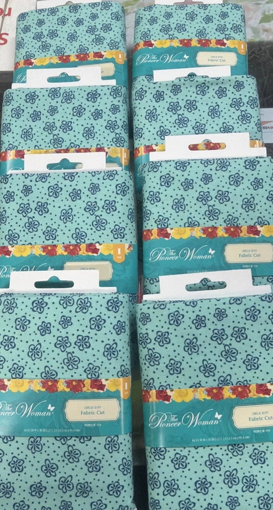 A Lot Of 8 Pioneer Woman Lorelai Disty Fabric Cut 1 Yard  (total 8 Yard) Flowering Plants