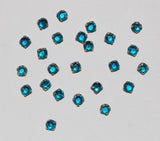 VINTAGE RHINESTONE TINY SEW ON ROSES MONTEES AQUA BLUE GLASS GERMANY 2mm ¥ 9ss Roses