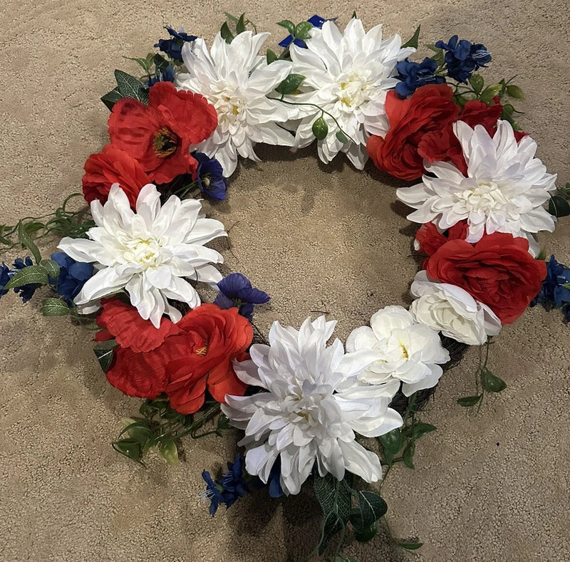 BLOOM ROOM Patriotic Wreath Red, White, Blue Dahlia Ranunculus Summer Floral 21Ó Ranunculus