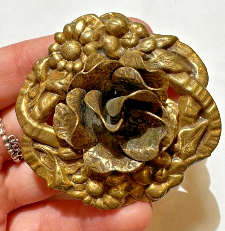 Vintage Art Nouveau Embossed Sunflower Rose Flower Brass Color Brooch Pin DD5 Sunflower
