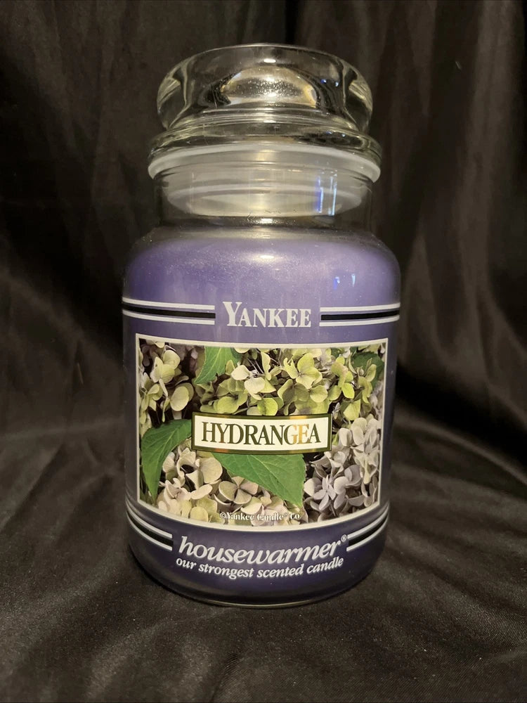 New Retired Hydrangea Housewarmer Yankee Candle 22oz Black Bar Gold Label Floral Hydrangea