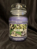 New Retired Hydrangea Housewarmer Yankee Candle 22oz Black Bar Gold Label Floral Hydrangea