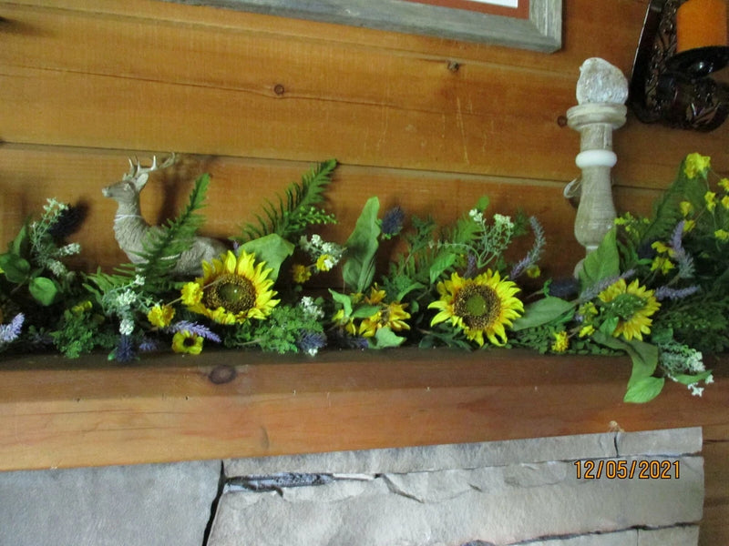 4.5'Sunflower,fern & Lavender Garland, New in box Sunflower