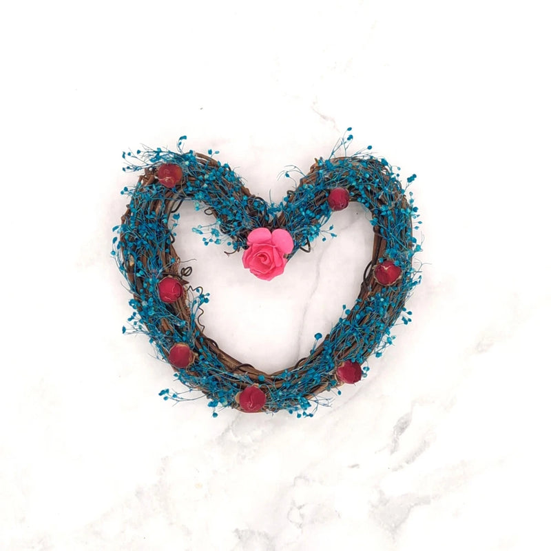 Handmade Grapevine Heart Dried Flower Arrangement Ð Turquoise Gyp & Mini Roses Dried Flower