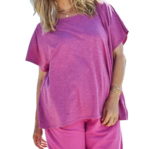 Berry pink jersey slouchy tee with short sleeves and crew neck, relaxed fit