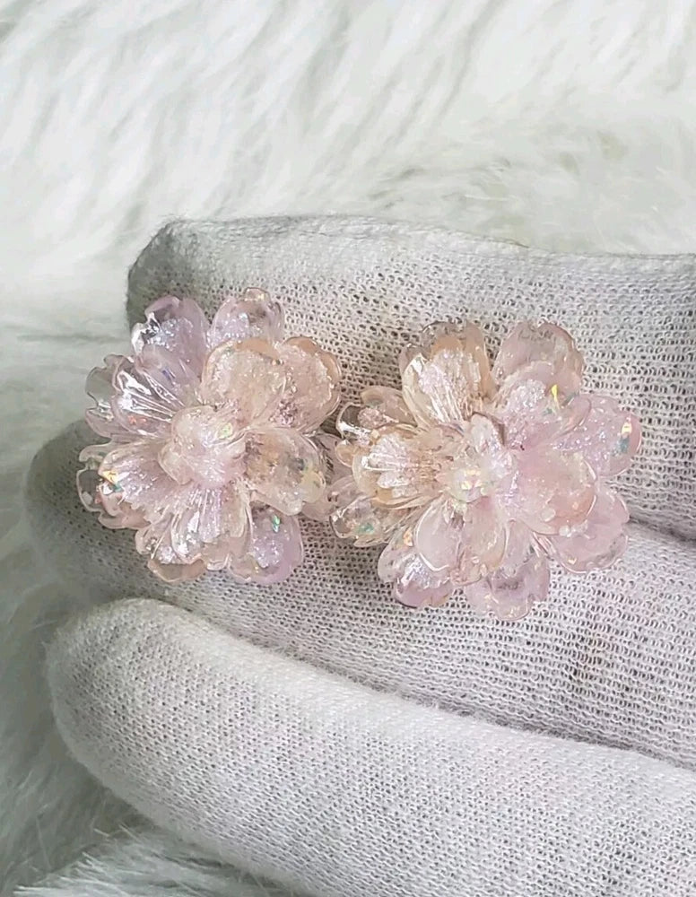 Handmade Iridescent Peach Cream Carnation Flower Earrings Carnation