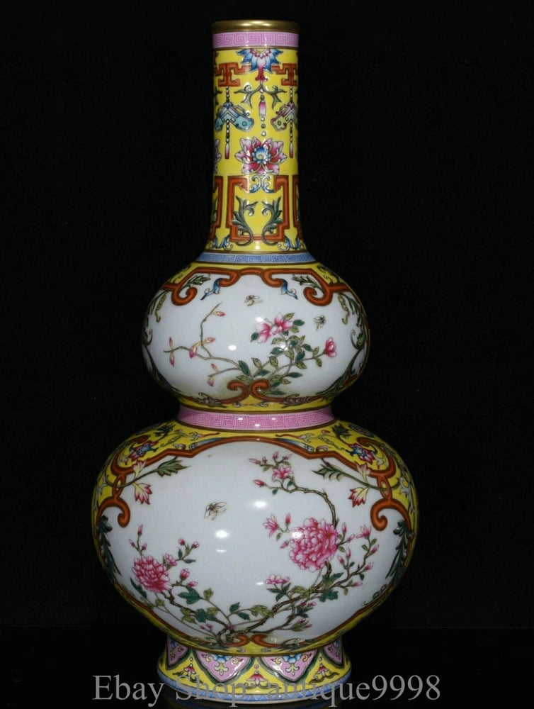 Famille rose porcelain gourd vase with pink peony flowers and gilt trim