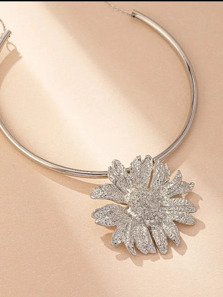 Vintage Silver Color Sunflower Pendant for Womens & Girls Choker Necklace Gifts Sunflower