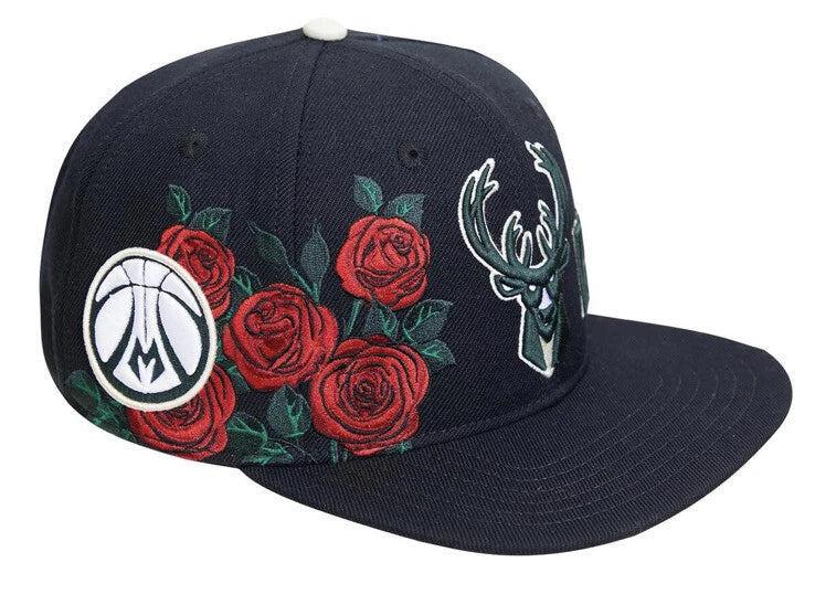 MILWAUKEE BUCKS ROSES SNAPBACK HAT Pro standard Roses