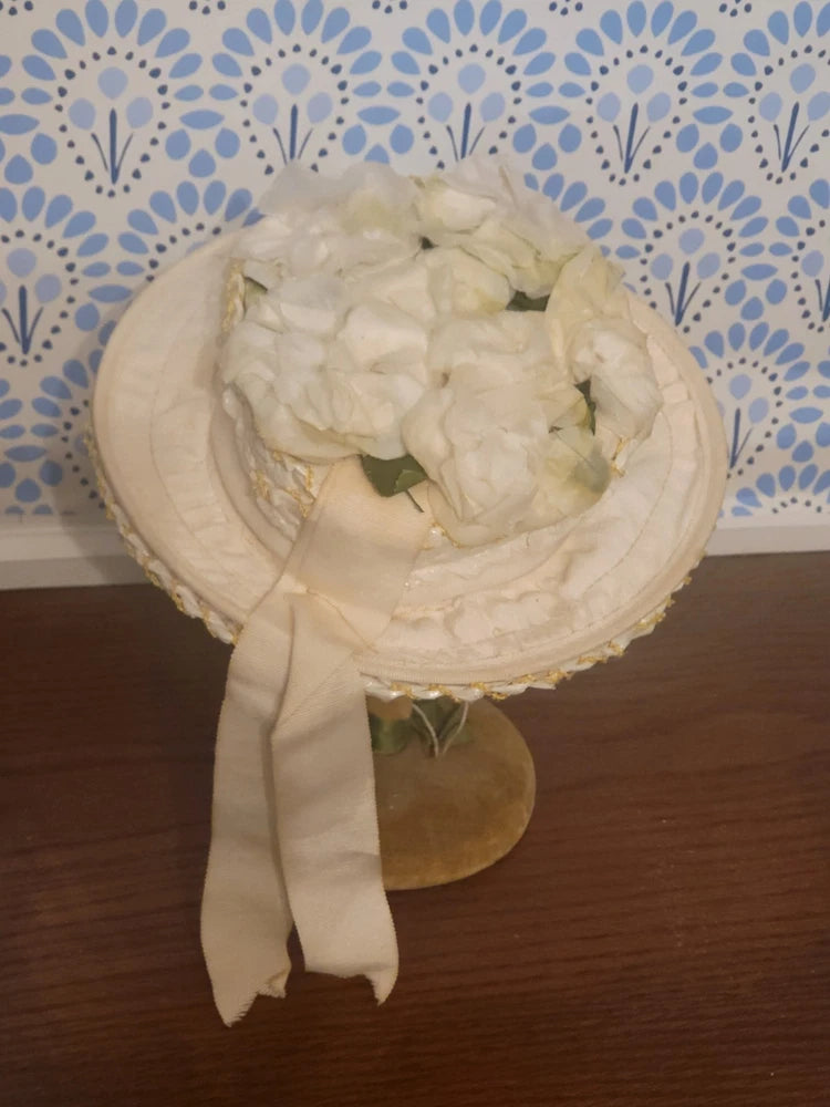 Vintage 1950Õs CINDERELLA White  Millinery Carnation Floral  Hat Carnation