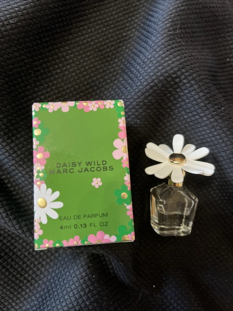 Marc Jacobs Daisy Wild Eau de Parfum Splash MINI Perfume New in Box 0.13 oz. 4ml EDP