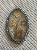 Vintage Pressed Dried Flowers Hanging Oval Glass Twisted Metal Frame 6.5Ó x 4.5Ó Dried Flower