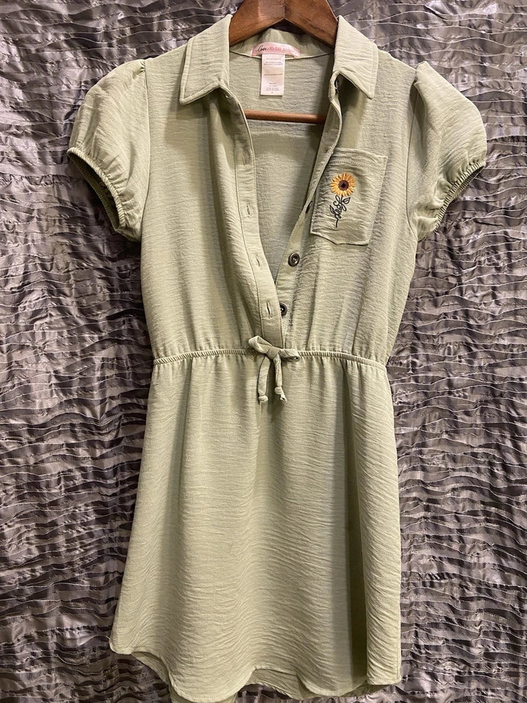Light Green Button-Up Dress with Sunflower Embroidery Girls 8 Preowned Good Cond Sunflower