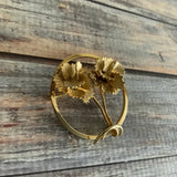 Signed 60s signed LISNER carnation flower circle brooch in gold tone metal Carnation