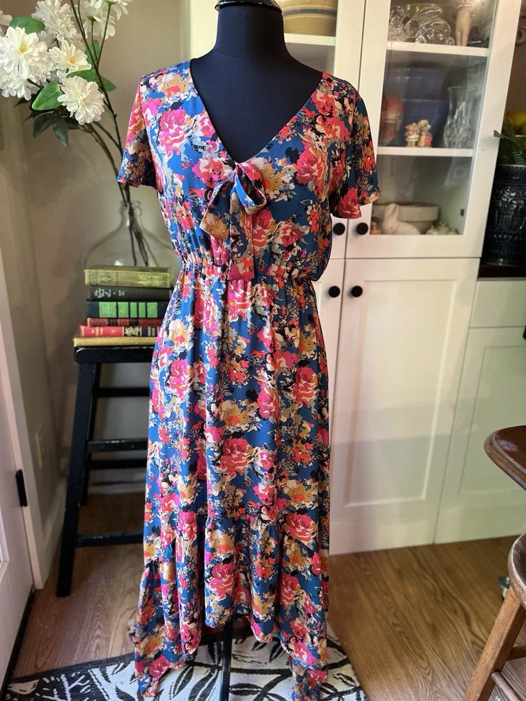 Floral high-low maxi dress with V-neck and short sleeves, blue and pink multicolor print