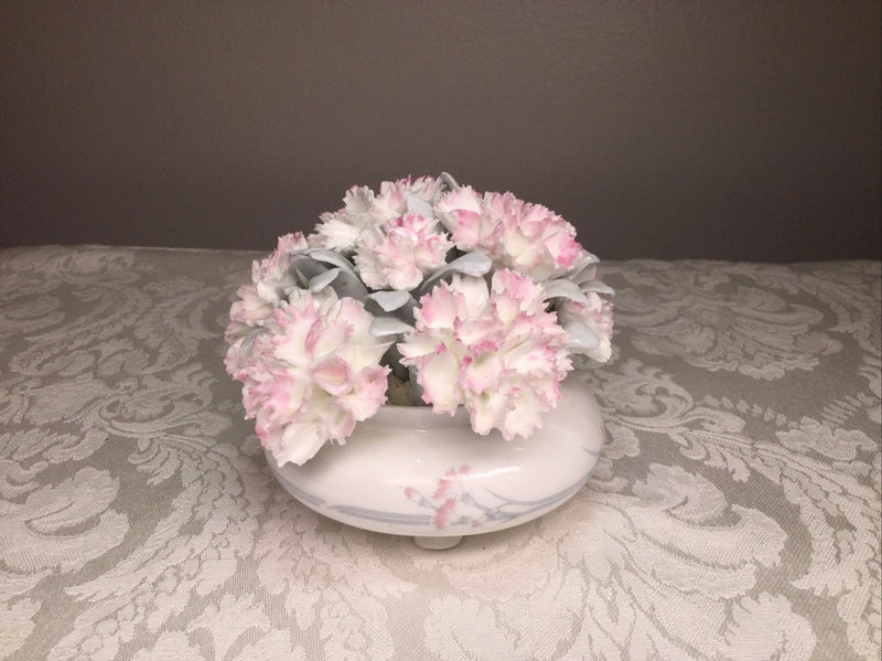 Royal Doulton CARNATION H5084 3.5ÓBone China Flowers Footed Bowl Figurine 1982 Carnation