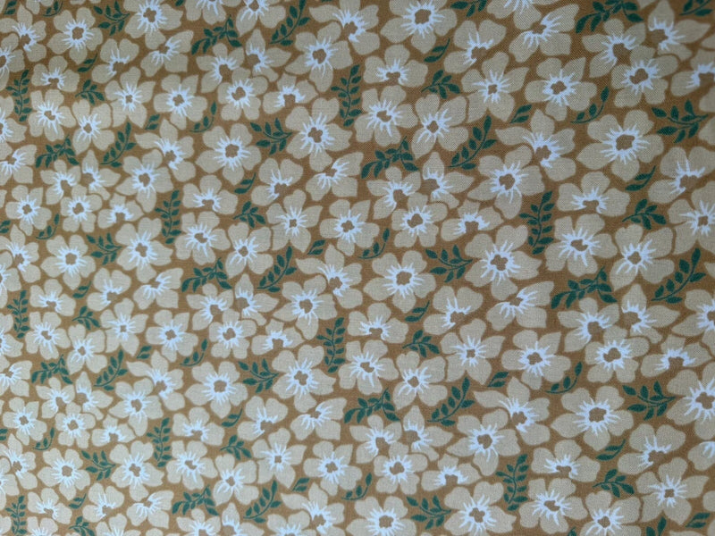 Border Blast quilt fabric by Thimbleberries Club (2011) 9001-1 lt. gold flowers Flowering Plants