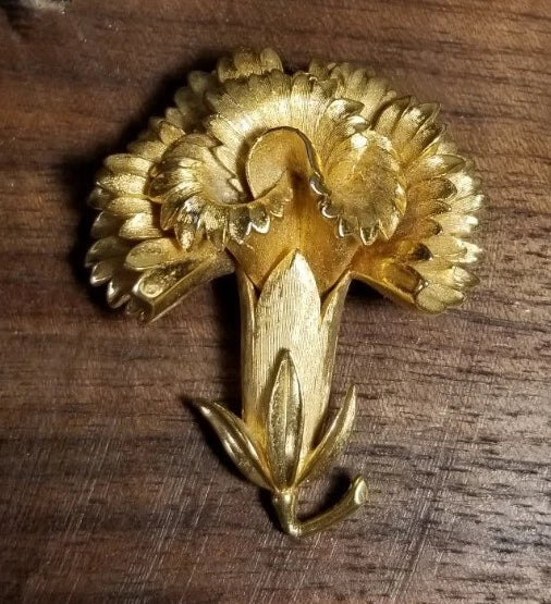 Vintage Crown Trifari 3D Brushed Gold Tone Carnation Flower Brooch Carnation