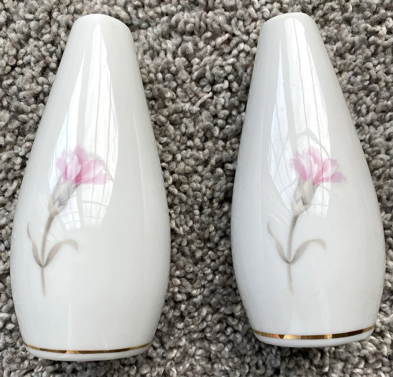 Royal Court Carnation Salt And Pepper Shakers Japan Fine China Flowers Gold Trim Carnation