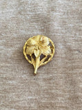 Flower In A Circle Brooch Pin Gold Tone Lily Detailed C59-9 Lily
