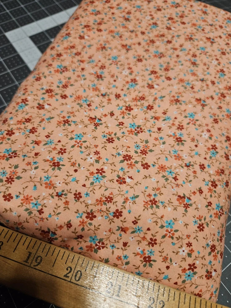 VTG VIP CRANSTON Fabric Calico PEACH Floral Tiny Flowers Floral BY THE HALF YARD Flowering Plants