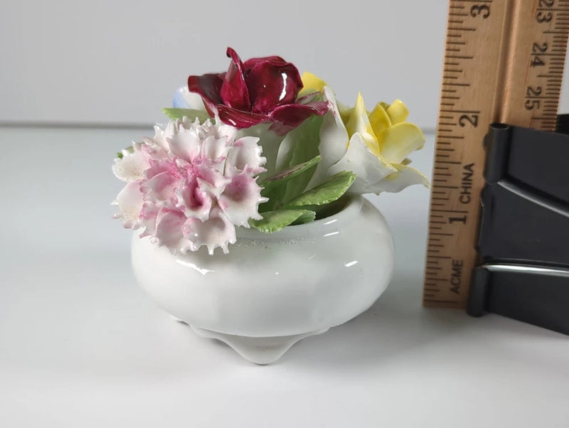 Royal Doulton Bone China Flower Posy ¥ Hand-Made/Painted ¥ Roses Carnation Carnation