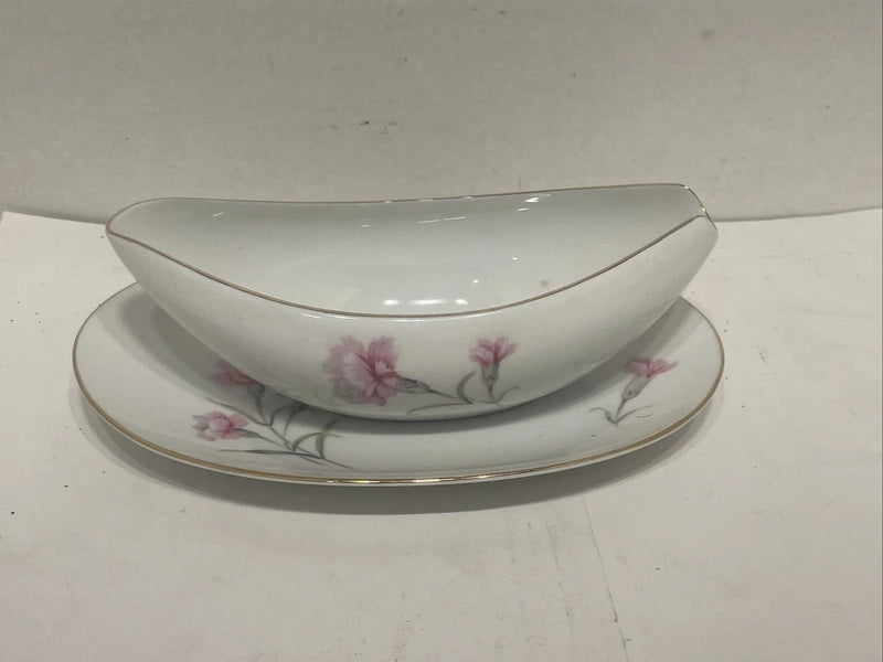 VINTAGE ROYAL COURT CARNATION FINE CHINA JAPAN GRAVY BOAT & UNDERPLATE Carnation