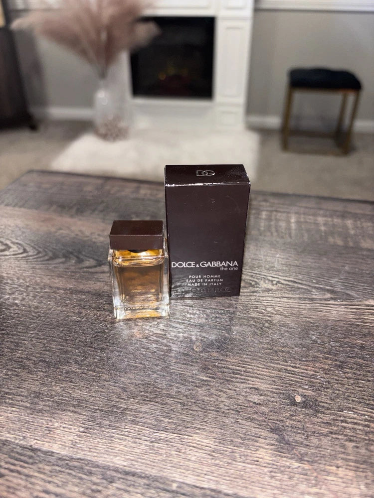 Dolce & Gabbana The One Pour Homme men's EDP travel bottle with glass vial