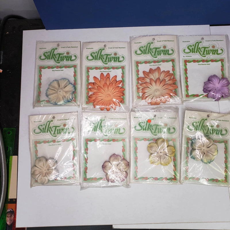 SILK TWIN Crush and Fade Resist Flower Petals 8 Packs NOS ANEMONE MUM CARNATIONS Carnation