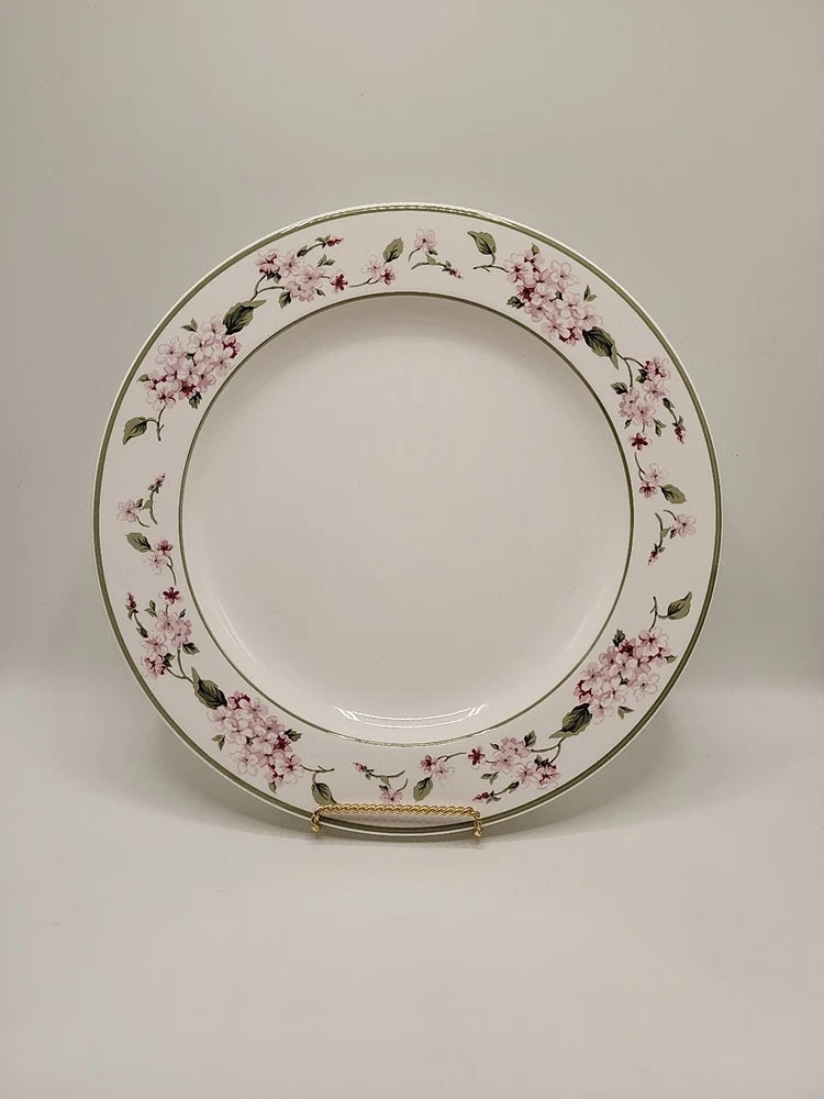 Martha Stewart "Hydrangea" 11 1/8 Inch Dinner Plate - Mint Condition Hydrangea