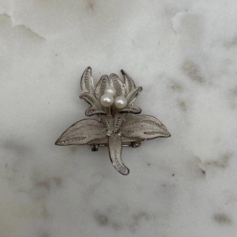 Vintage Silver Lily Orchid Flower w/  Pearl Center Filigree Wire Work Art Brooch Lily