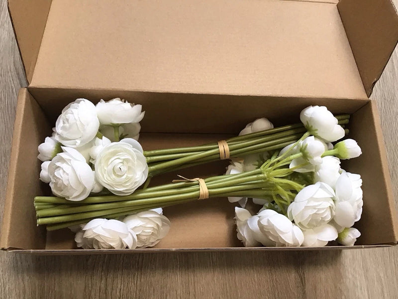 NIB LingÕs Moment Faux Renuculas Flowers White 18 Stems Floral Decor Bridal Ranunculus